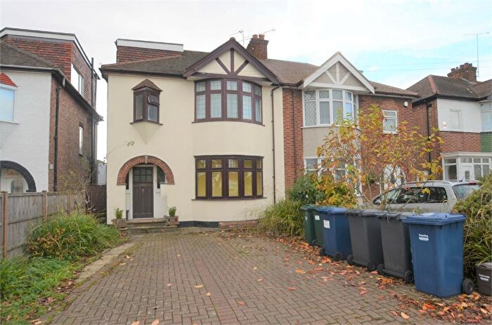 2 Bedroom Flat To Rent In Devonshire Road, Mill Hill, NW7