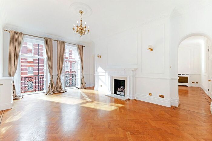 4 Bedroom Flat To Rent In Albert Hall Mansions, Kensington Gore, London, SW7