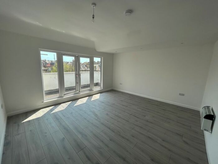 2 Bedroom Flat To Rent In Second Avenue, Hove, BN3