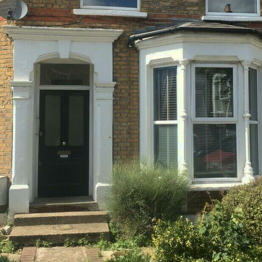 1 Bedroom Flat To Rent In Alvington Crescent, London, E8