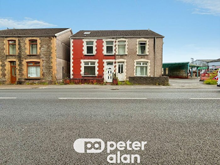 4 Bedroom Semi-Detached House To Rent In Llwydarth Road, Maesteg, CF34