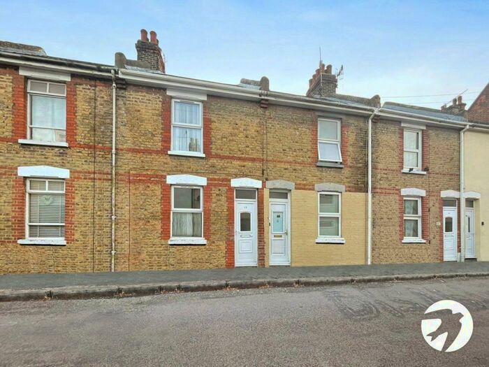 3 Bedroom Terraced House To Rent In Albert Road, Chatham, Kent, ME4
