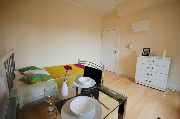 Studio To Rent In Belgrave Road, London, SW1V