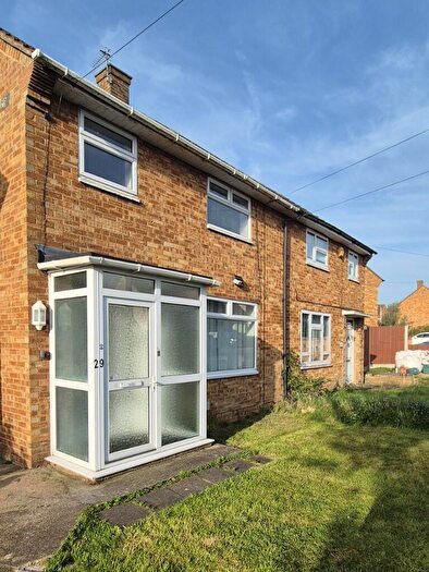 3 Bedroom Semi Detached House To Rent In Dewsbury Road, Romford, London, RM3