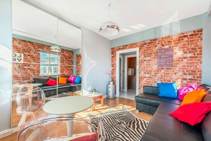 Studio To Rent In Orsett Terrace, Bayswater, London, W2