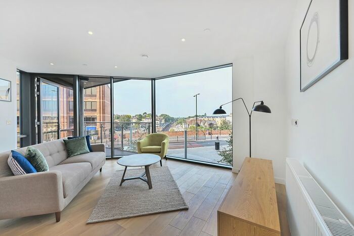 1 Bedroom Flat To Rent In Twickenham Gateway, London Road, Twickenham, TW1