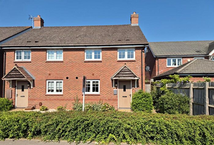 2 Bedroom Semi-Detached House For Sale In Wakefield Way, Alcester, B49