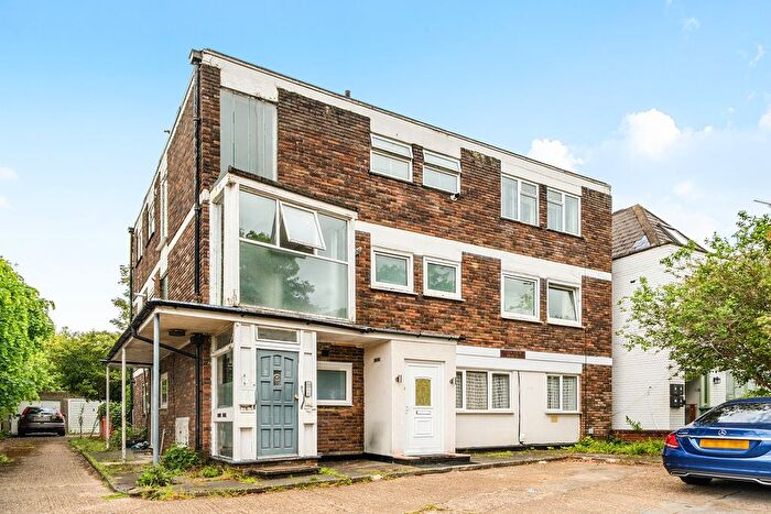 2 Bedroom Flat For Sale In Stanmore Hill, Stanmore, HA7