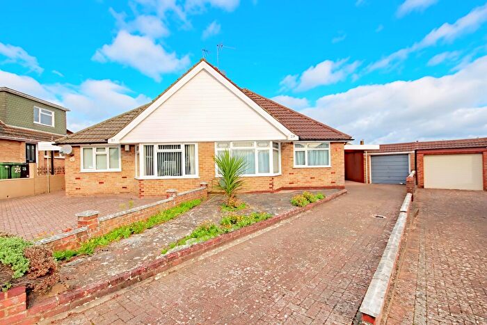 2 Bedroom Semi-Detached Bungalow For Sale In Flaxman Drive, Allington, Maidstone, ME16