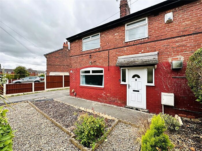 3 Bedroom End Of Terrace House To Rent In Poole Crescent, Leeds, West Yorkshire, LS15
