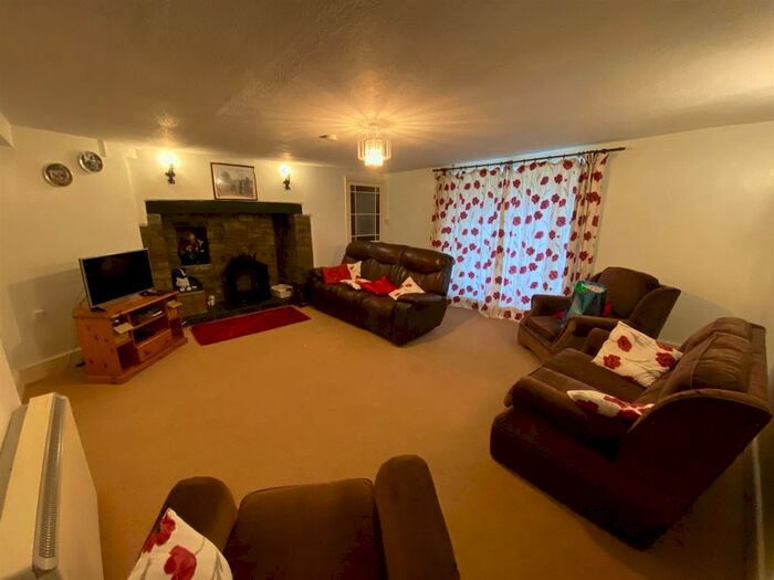 2 Bedroom Semi-Detached House To Rent In Parkham, Bideford EX39