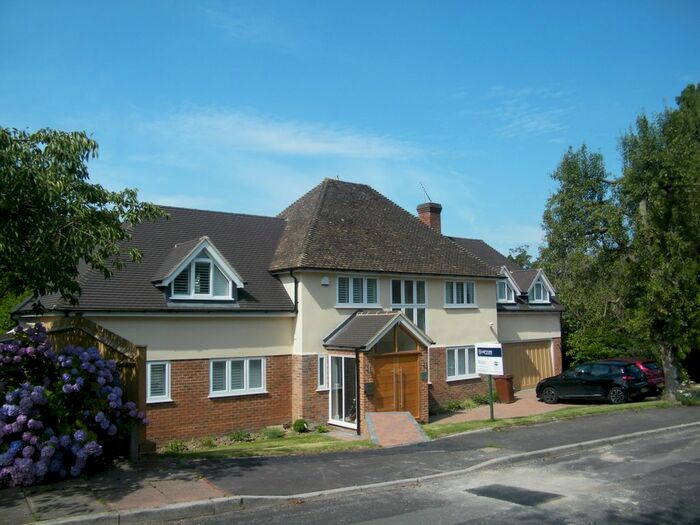 5 Bedroom Detached House To Rent In Manor Close, Tunbridge Wells, TN4