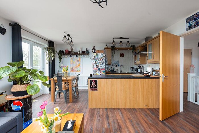 3 Bedroom Semi Detached House For Sale In Summit Close, Kingswood, BS15