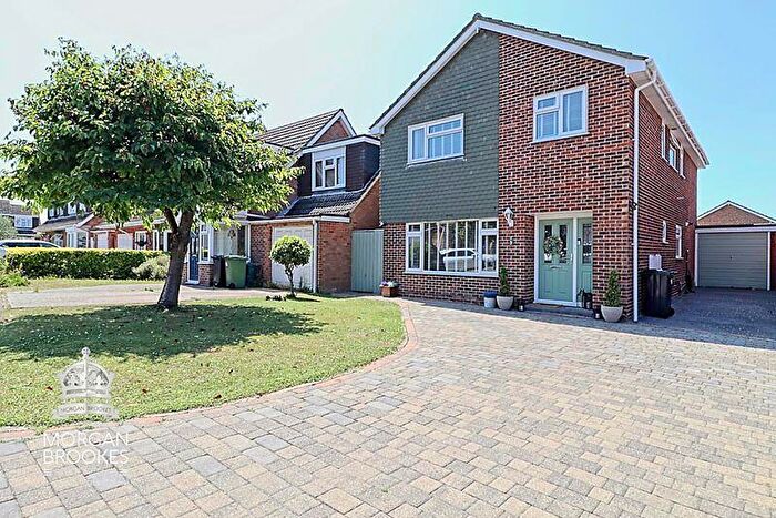 5 Bedroom Detached House For Sale In Throwley Close, Pitsea, Basildon, SS13