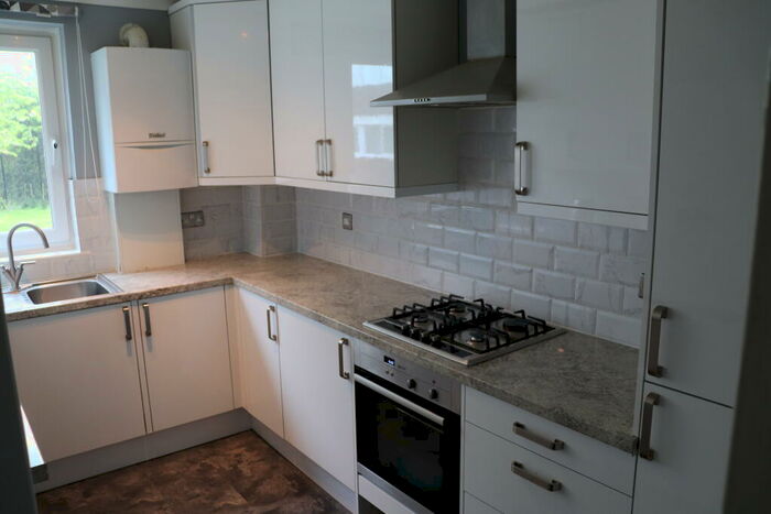 2 Bedroom Apartment To Rent In Radford Court, Billlericay, CM12