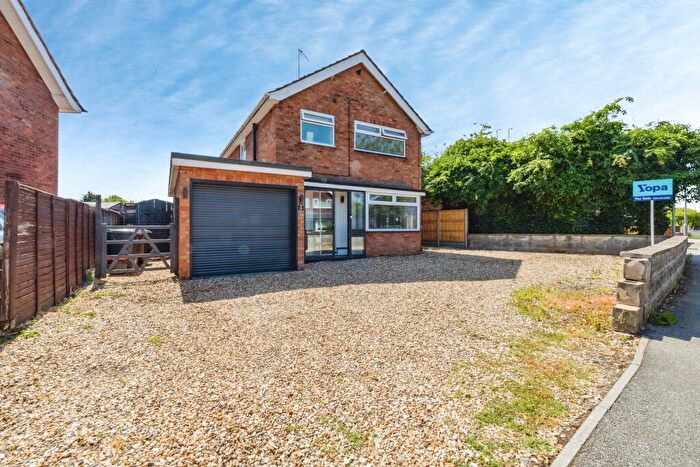 3 Bedroom Detached House For Sale In Chestnut Road, North Hykeham, LN6