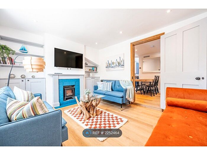 3 Bedroom Terraced House To Rent In Stanford Road, Lymington, SO41