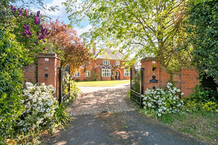 5 Bedroom Detached House For Sale In Ampthill Road, Silsoe, MK45