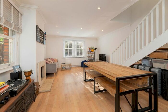 2 Bedroom Detached House To Rent In Dromore Road, Putney, SW15