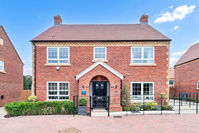 4 Bedroom Detached House For Sale In Station Road, Bow Brickhill, MK17