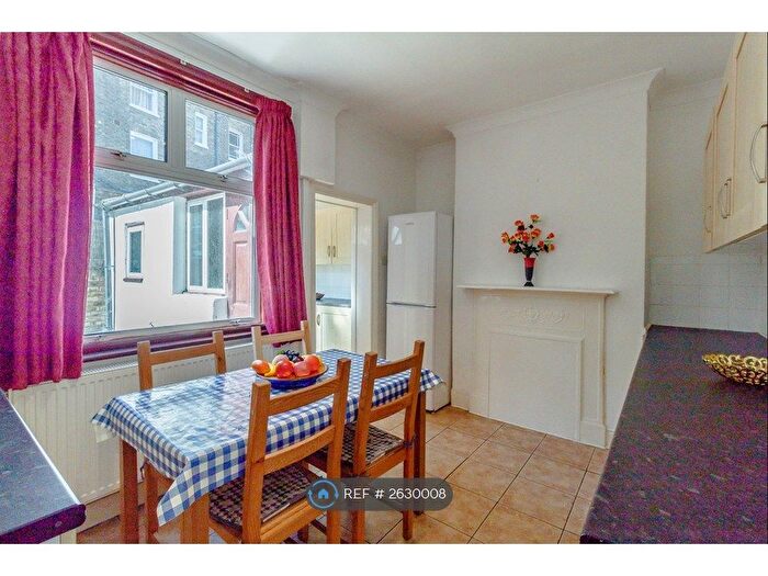 4 Bedroom Terraced House To Rent In Landseer Road, Ju, N19
