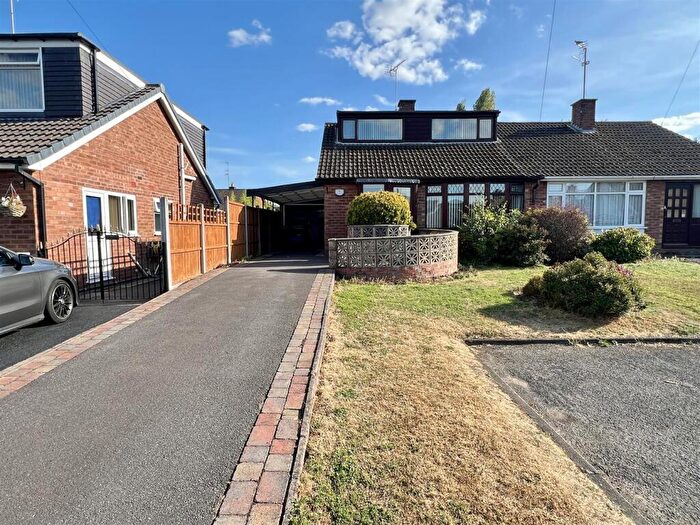 3 Bedroom Semi-Detached Bungalow For Sale In Rose Avenue, Kingswinford, DY6
