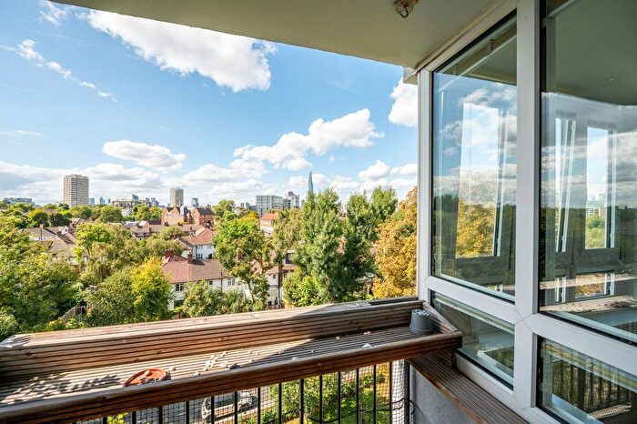 2 Bedroom Flat For Sale In Cherry Garden Street, Bermondsey, London, SE16