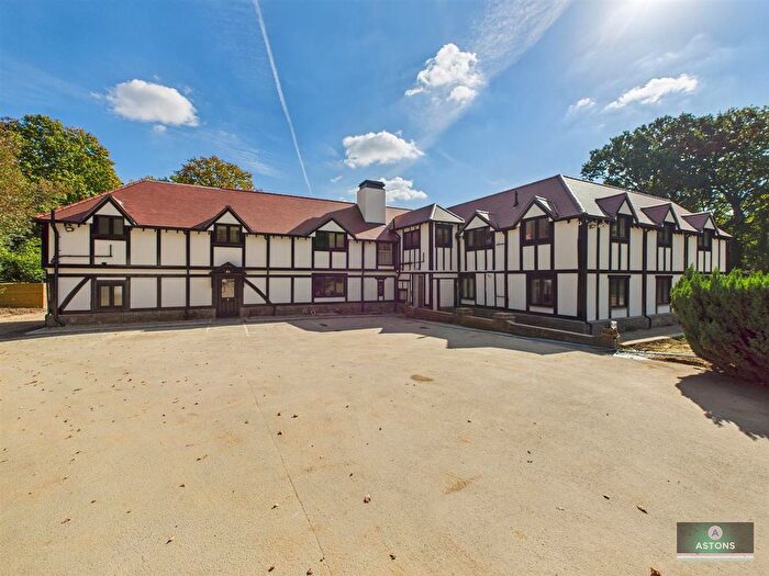 2 Bedroom Flat To Rent In Old Hollow, Worth, Crawley, RH10