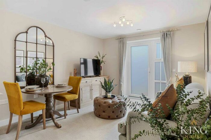 2 Bedroom Retirement Property For Sale In Priory Place, Studley, B80
