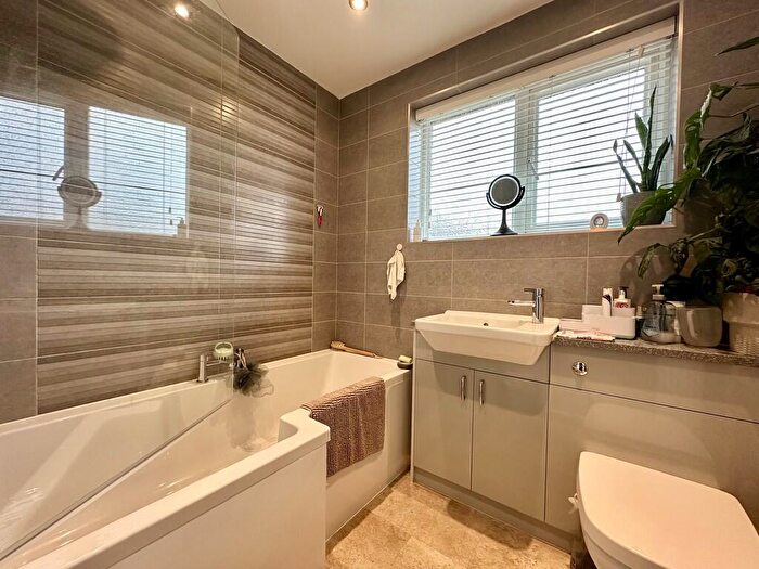 3 Bedroom End Of Terrace House For Sale In Fern Gardens, Belton, NR31