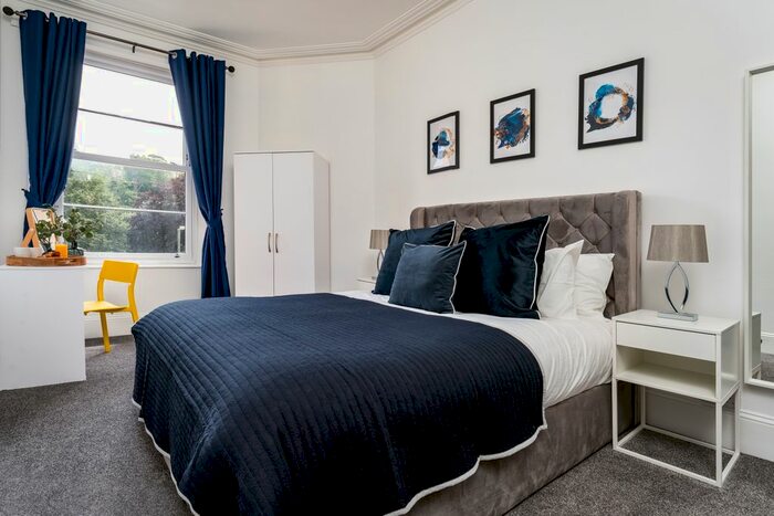 1 Bedroom Flat To Rent In Sunset Apartment - Babbacombe Road, Torquay, Devon, TQ1
