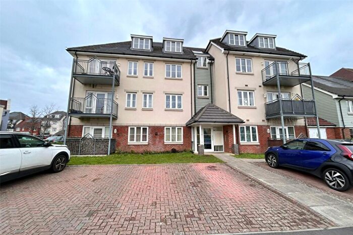 1 Bedroom Flat For Sale In Coppice Square, Aldershot, Hampshire, GU12