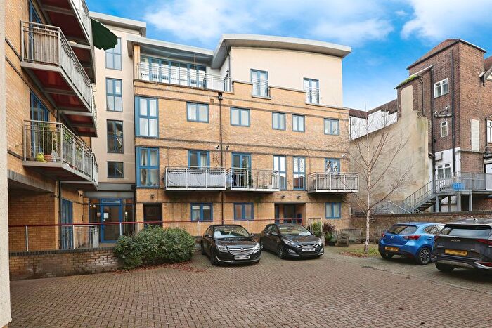 3 Bedroom Property For Sale In The Galleries, High Wycombe, HP13