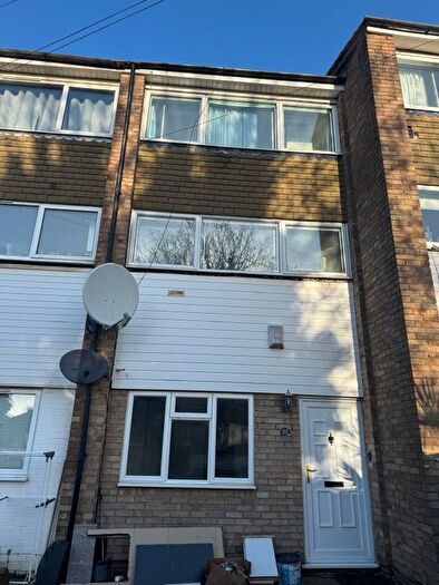 3 Bedroom Town House To Rent In Sonia Gardens, Hounslow, TW5