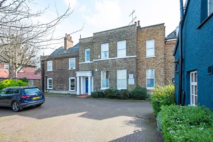 3 Bedroom Flat To Rent In St Raphaels House, Ealing, London, W5
