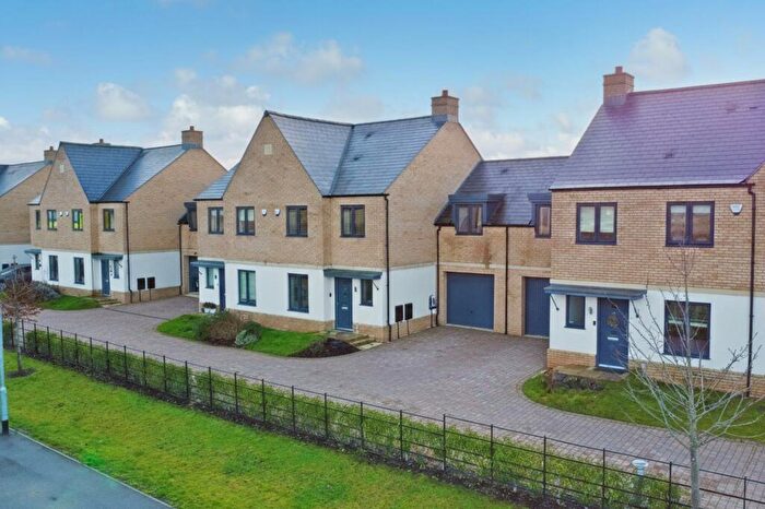 3 Bedroom Semi Detached House For Sale In Achurch Close, St. Neots, PE19