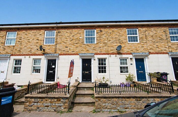 2 Bedroom House For Sale In Grosvenor Place, Margate, Kent, CT9