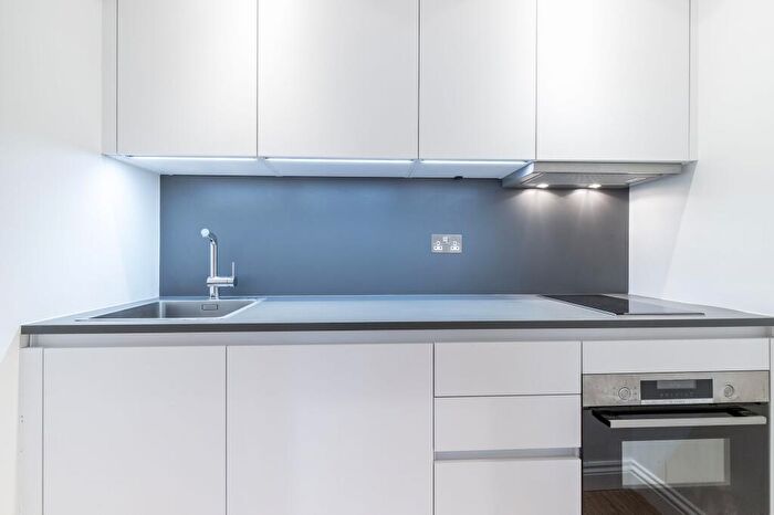 Flat To Rent In Arkwright Road, NW3