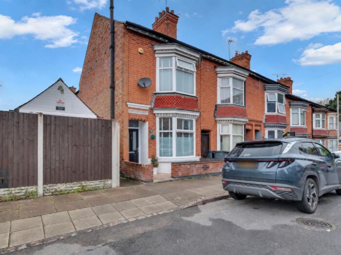 3 Bedroom Semi-Detached House For Sale In Bramley Road, Leicester, LE3