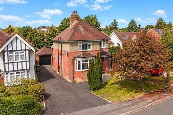 4 Bedroom Detached House For Sale In Bassett, Southampton, SO16