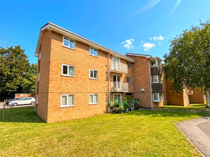 2 Bedroom Apartment For Sale In Beverley Court, Cedar Drive, Sunningdale, SL5