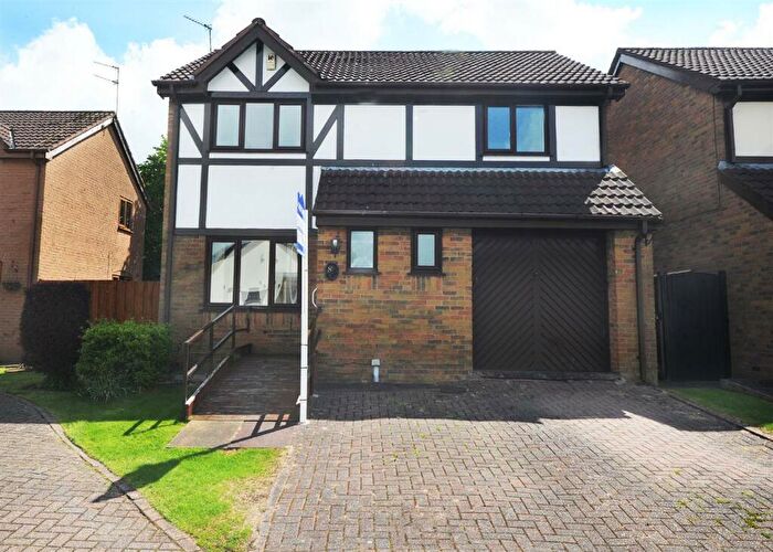 4 Bedroom Detached House For Sale In Broomehouse Avenue Irlam, M44
