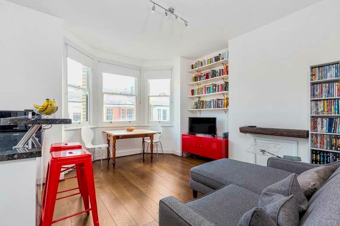 2 Bedroom House To Rent In Cromford Road, London, SW18