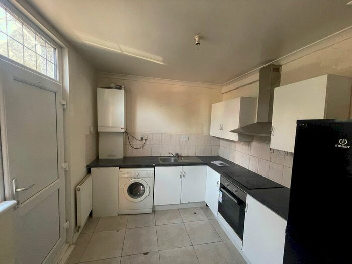 Studio To Rent In Cromwell Road, Luton, LU3