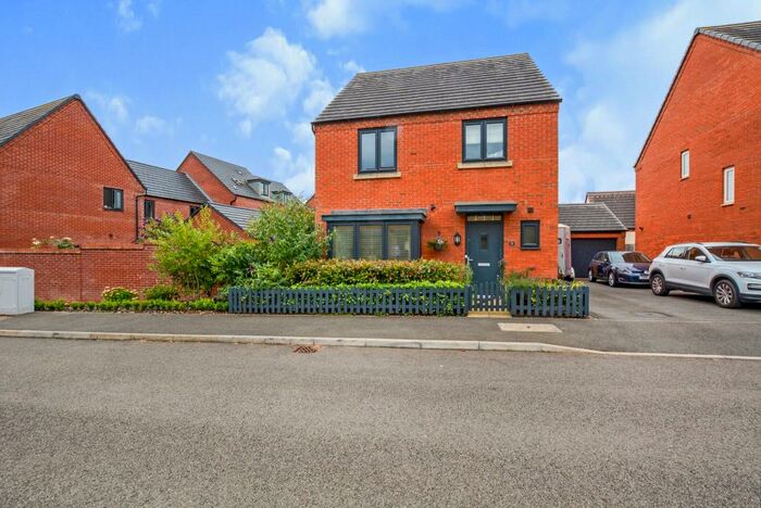 4 Bedroom House To Rent In Austen Close, Northampton, NN5