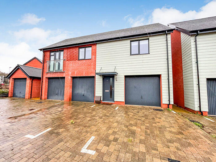 2 Bedroom Property For Sale In Redpoll Way, Whiteley, PO15