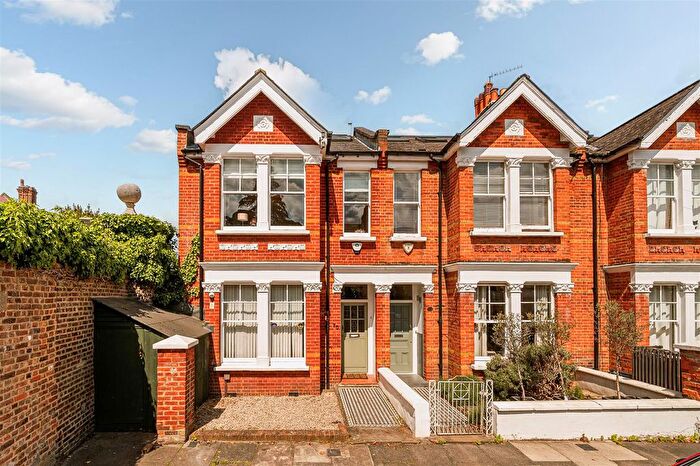 4 Bedroom End Terrace House For Sale In Chaucer Road, London, W3