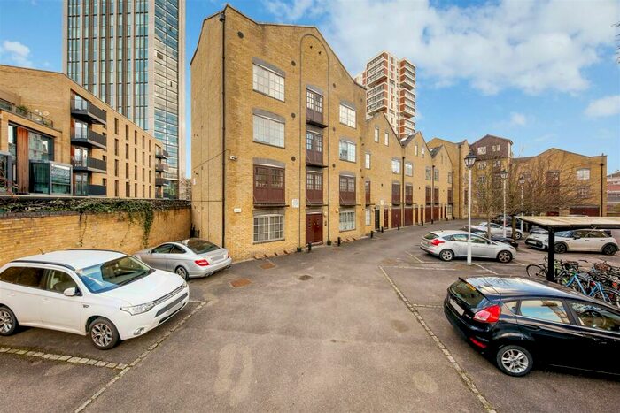 1 Bedroom Apartment To Rent In Pump House Close, Canada Water, SE16