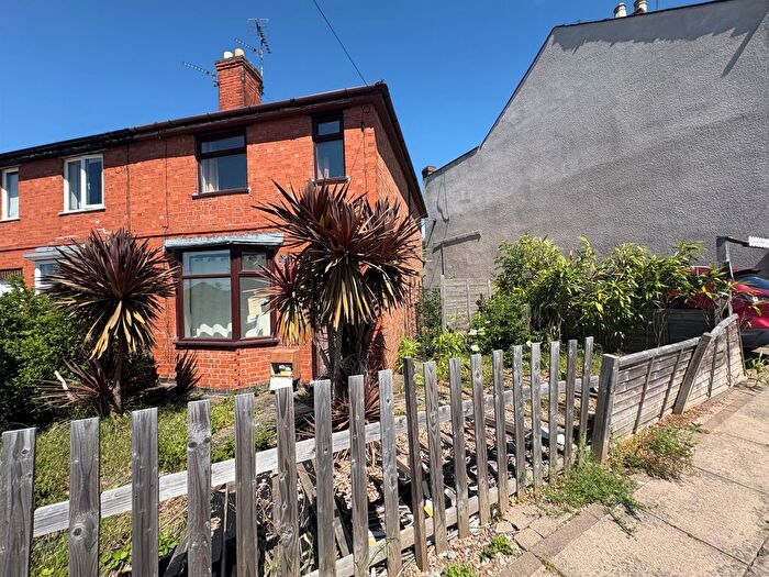 2 Bedroom Semi-Detached House For Sale In Lorraine Road, Leicester, LE2