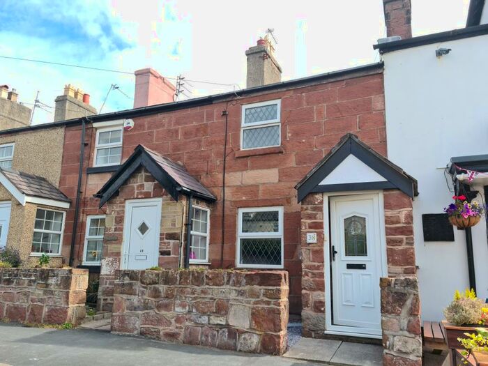 2 Bedroom Cottage To Rent In Lake Place, Wirral, CH47